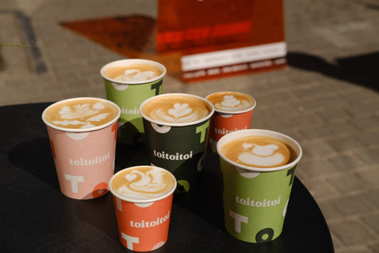 Customized coffee cups with lids that make your brand stand out